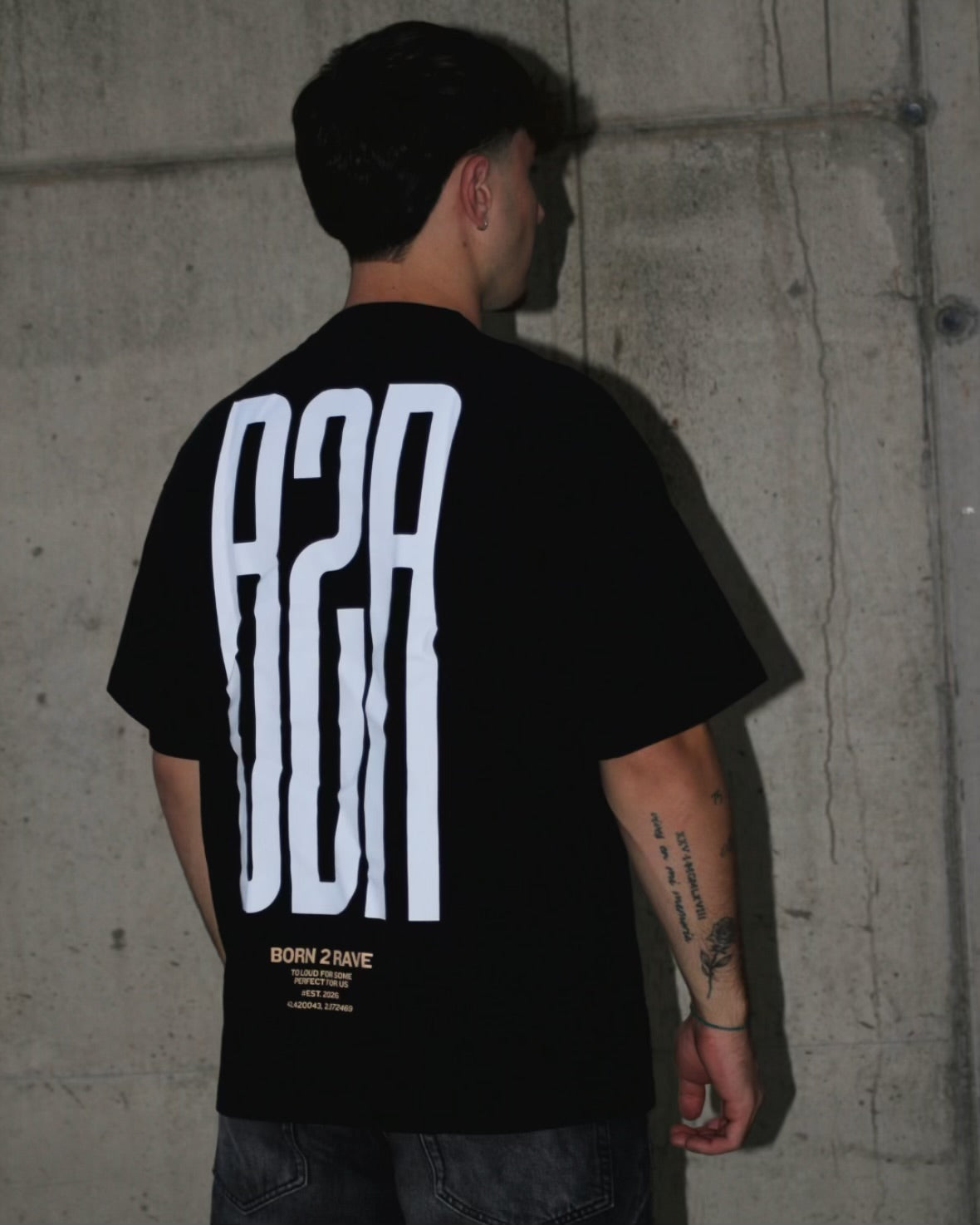 Shirt - White logo